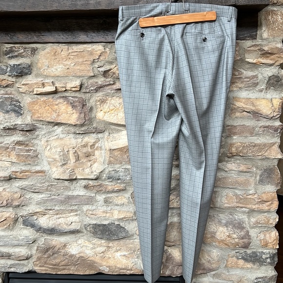 Hugo Boss Suit - Picture 7 of 7